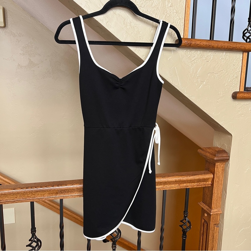 Lulus Adorable Decision black sleeveless faux-wrap mini dress white trim Small